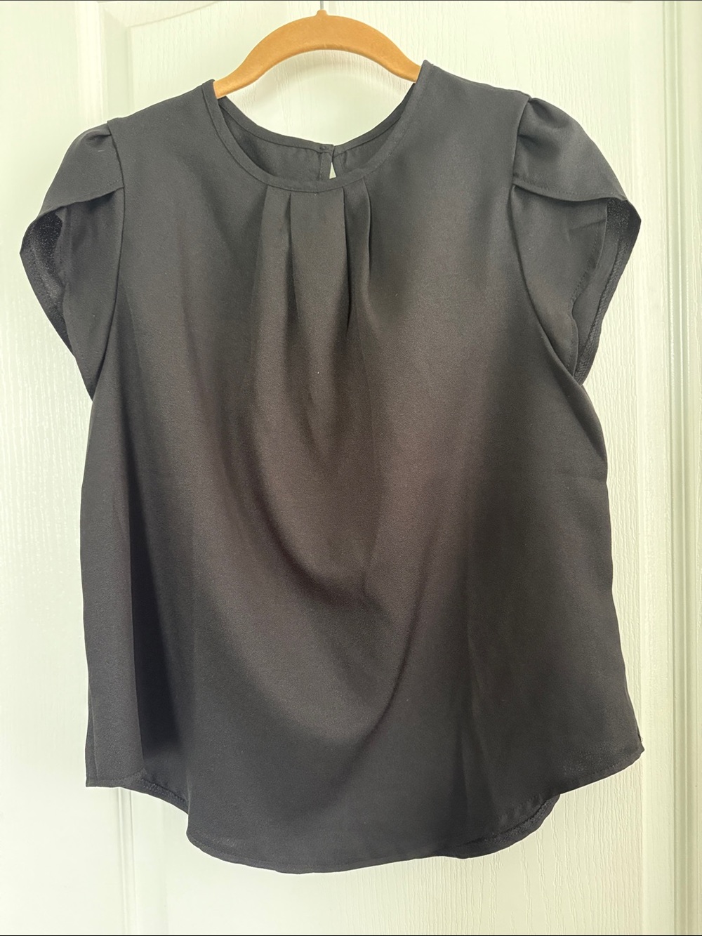SHEIN Black Pleated Short-Sleeve Round-Neck Blouse